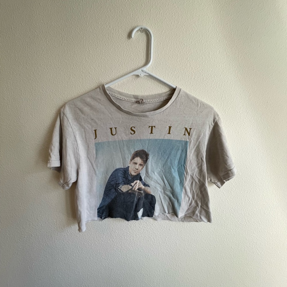Justin Bieber cropped top